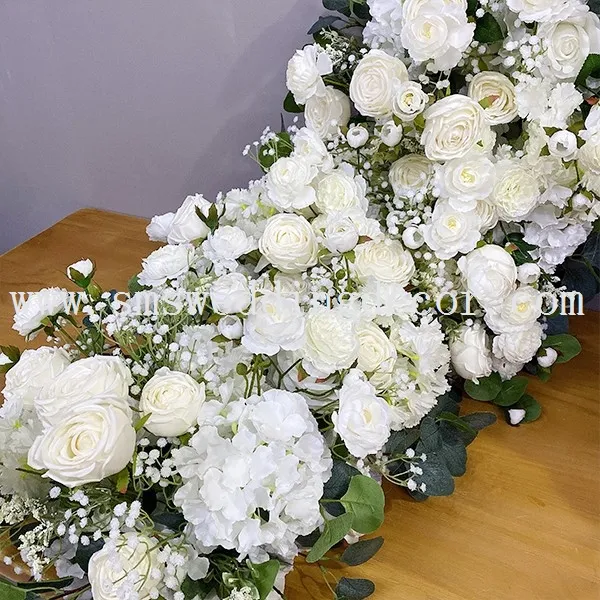 flower table runner centerpiece