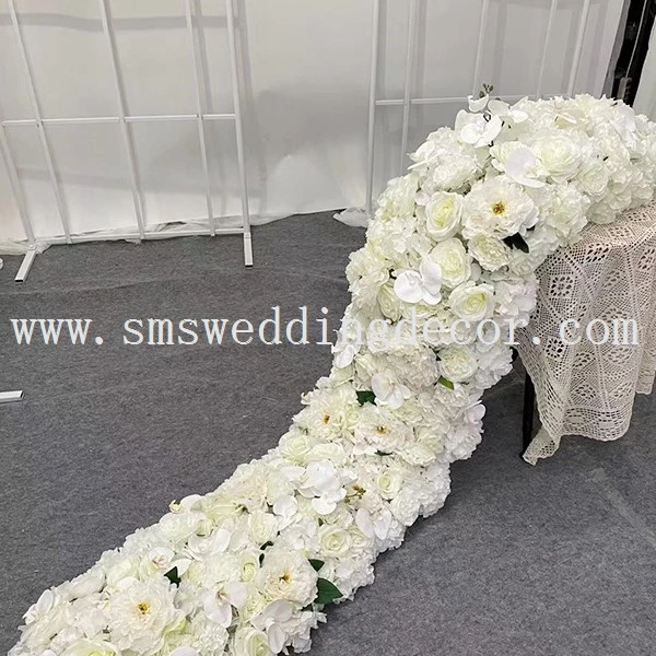 white flower table runner
