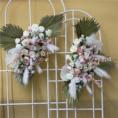 結婚式のアーチの花