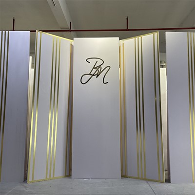 アクリル背景壁