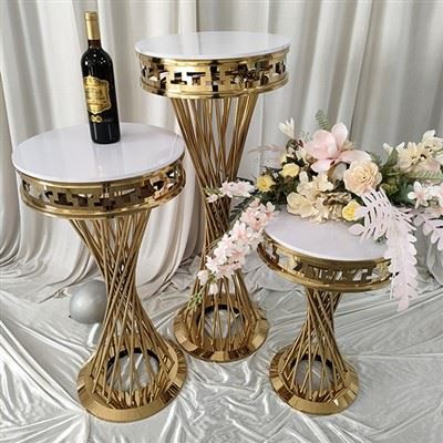 フローラルケーキテーブル