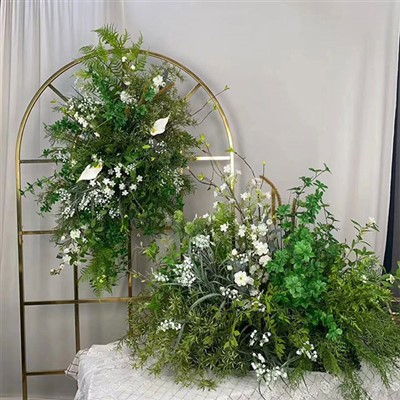 結婚式の素朴なフラワーアレンジメント